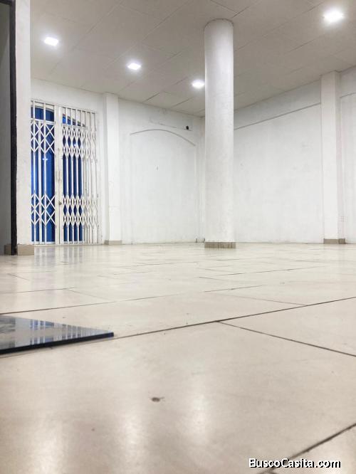 LOCAL ESQUINERO  UBICADO EN CALLE PRINCIPAL