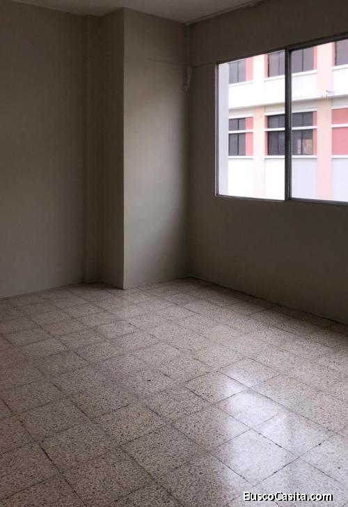 Se vende departamento amplio en centro de Guayaquil