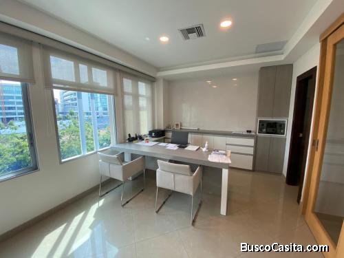 VENTA DE OFICINA AMOBLADA 60 MTS2 SECTOR VÍA SAMBORONDÓN KM 2