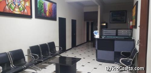 VENTA DE OFICINA AMOBLADA 290 MTS2 SECTOR CENTRO DE GUAYAQUIL 