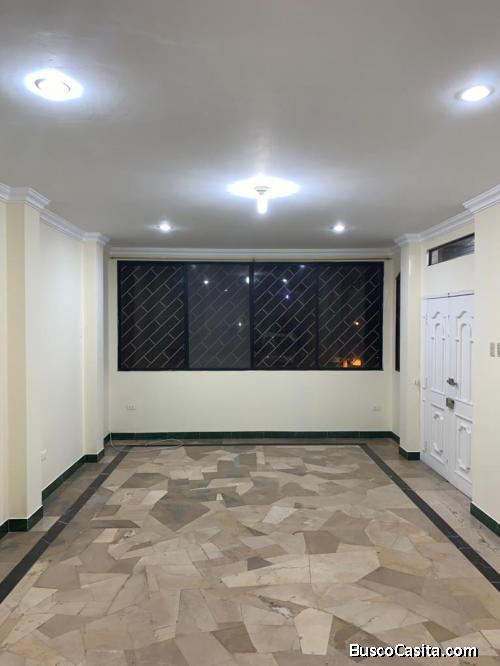 ALQUILER DE APARTAMENTO 2 DORMITORIOS PLANTA ALTA EN LA CDLA. GUAYAQUIL