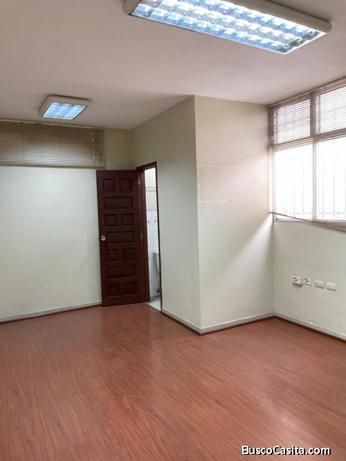 ALQUILER DE OFICINA COMERCIAL 180 MTS2 SECTOR KENNEDY NUEVA