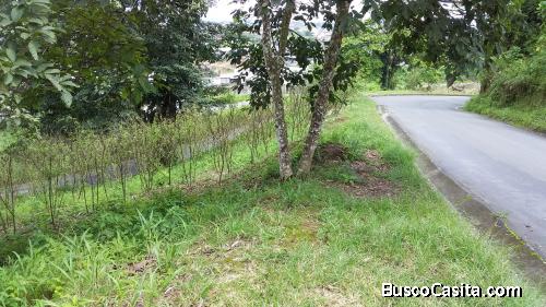 TERRENO DE 575 m2 EN BOMBOLÍ  - SANTO DOMINGO