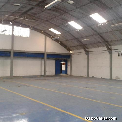 ALQUILER DE BODEGA 580 MTS2 DENTRO DE COMPLEJO VÍA DURAN - YAHUACHI