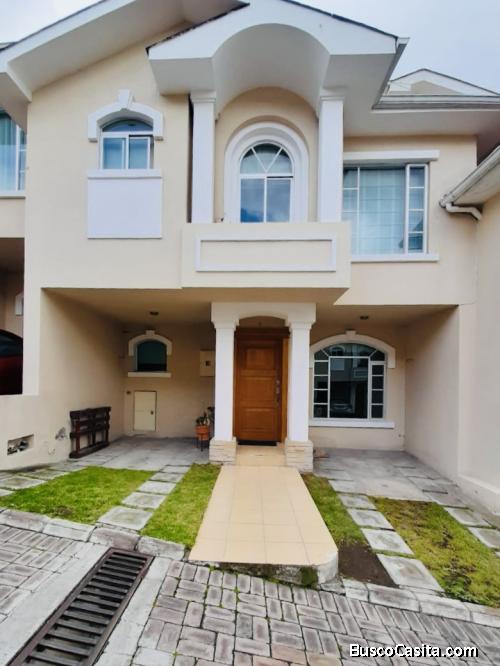 Casa en condominio privado