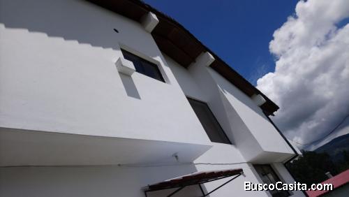 SE VENDE CASA URB.LA COLINA FRENTE A LA ESPE 