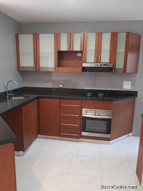 ALQUILO DEPARTAMENTO 1ER PISO 3 DORMITORIOS VIA SAMBORONDÓN 