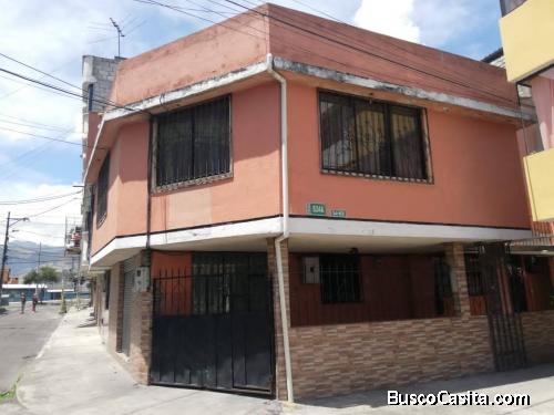 Se Vende casa esquinera con local comercial, garaje, Ubicada en Solanda 