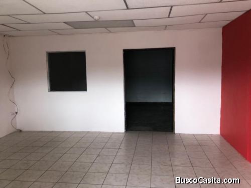 ALQUILER DE LOCAL COMERCIAL 50 MTS2 VIA DAULE DENTRO DE COMPLEJO BODEGUERO