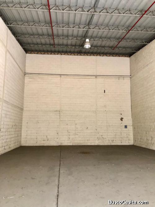 ALQUILER DE BODEGA 70 MTS2 VÍA DAULE DENTRO DE COMPLEJO BODEGUERO