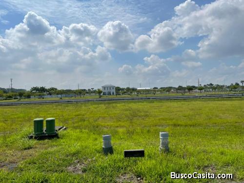 VENDO TERRENO DE 540 MTS2 URBANIZACIÓN AIRES DE BATAN AL PIE DEL CANAL. 