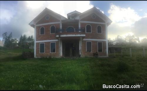 Venta de casa con acabados americanos 