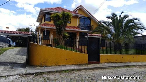 Casa Grande cerca de la autopista Grl. Rumiñahui (Puente 2)