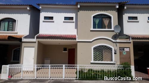 SE VENDE CASAS EN URB CIUDAD VERDE 