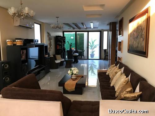 VENDO CASA 4 DORMITORIOS URBANIZACIÓN CIUDAD CELESTE