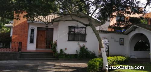 VENDO HERMOSA QUINTA