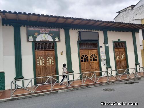 Vendo propiedad central declarada como Patrimonio Cultural, ubicada en la calle Olmedo entre Miguel 