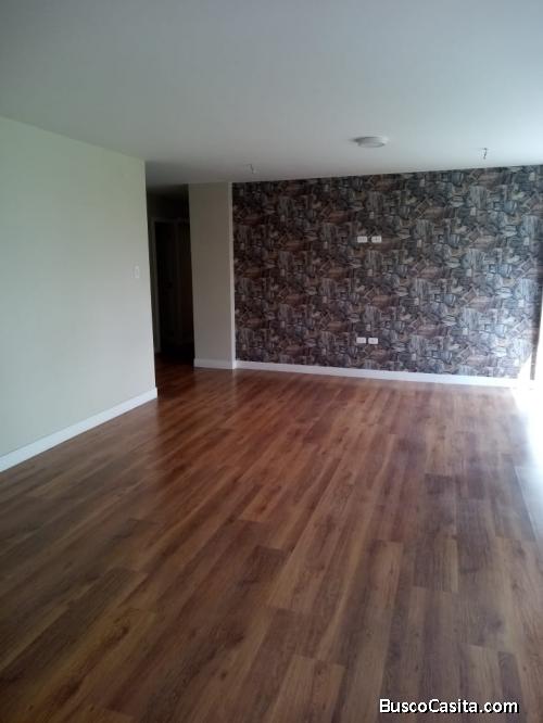 Rento departamento 3 dormitorios, 2 baños completos, en el 2do piso, 2 parqueaderos