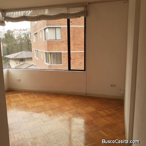 Rento suite en la González Suarez con parqueadero y bodega.