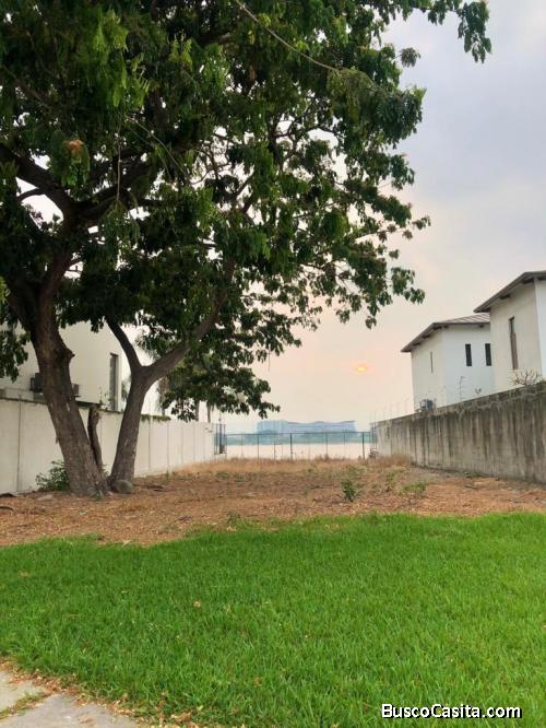 VENTA DE TERRENO VÍA SAMBORONDÓN 661 MTS2 HERMOSA VISTA AL RÍO