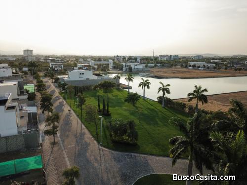 VENDO LOTE DE 648 MTS2 ISLA MOCOLÍ 