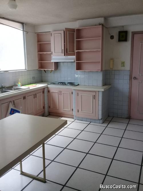 VENTA Amplio Departamento 220 m2 sector La Mariscal