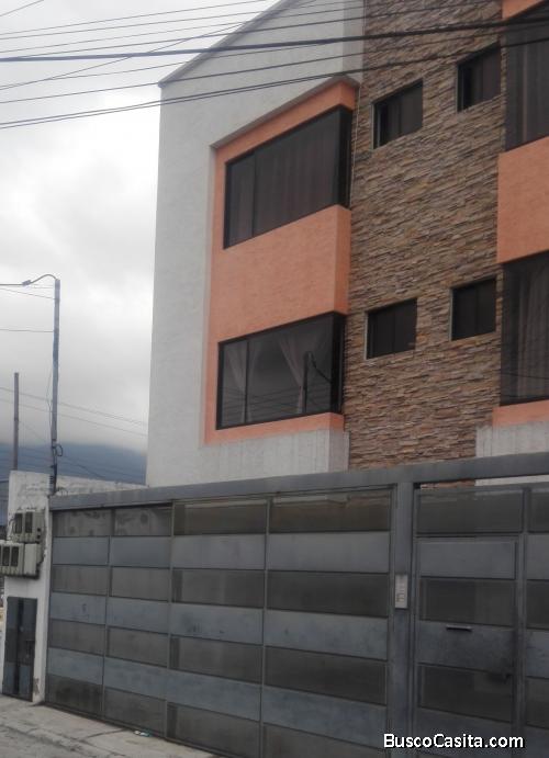 SE VENDE HERMOSO DEPARTAMENTO EN EL NORTE DE QUITO