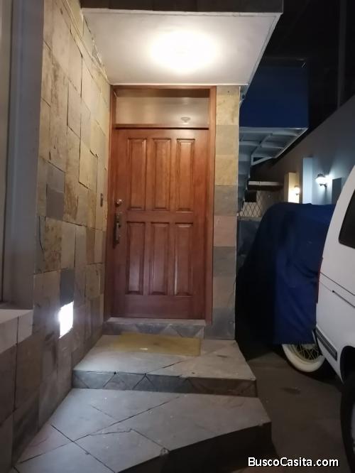 Vendo Casa con Piscina a 5 minutos del C.C. Quicentro Norte