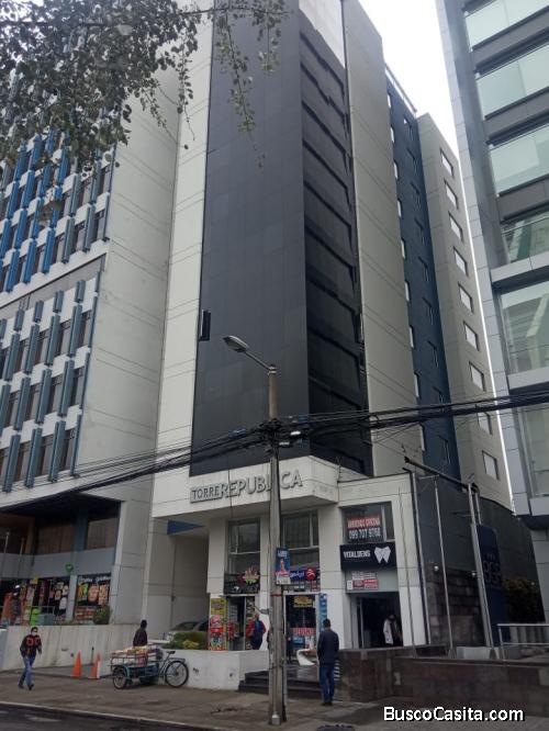 HERMOSA OFICINA UBICADA EN SECTOR COMERCIAL ESTRATÉGICO. AV. REPÚBLICA