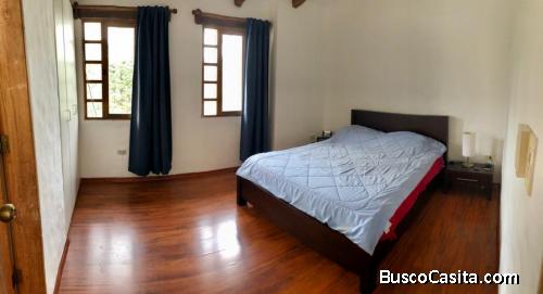 CASA DE ESTILO MEDITERRÁNEO ESPAÑOL en Ecuador