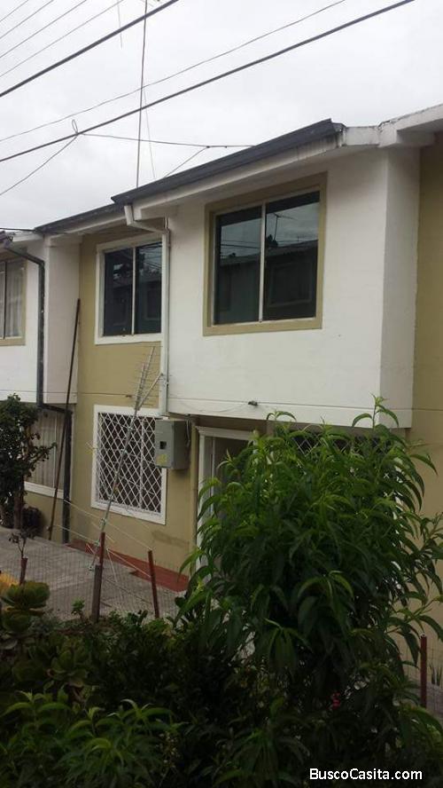 CASA DE VENTA EN ALEGRIA DE URABA A 500 MTS.DE LA AV.SIMON BILIVAR