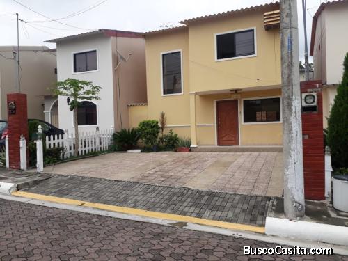 De remate, CASA DOS PLANTAS URBANIZACION VALLE ALTO NEW YORK