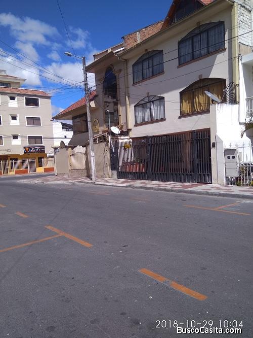 VENDO DEPARTAMENTO CENTRAL EN LOJA