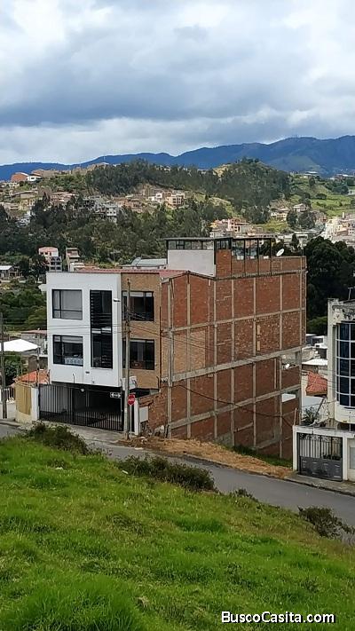 VENDO CASA RENTERA MULTIFAMILIAR EN ZONA RESIDENCIAL DE LOJA SECTOR LA PAZ