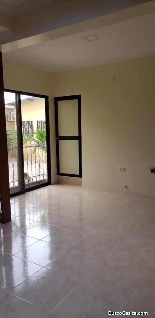 ALQUILER DE CASA PLANTA BAJA 3 DORMITORIOS SECTOR MALL EL DORADO 