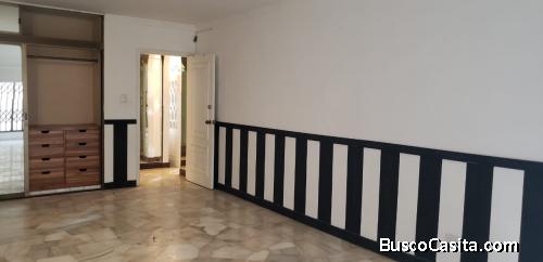 OFICINA COMERCIAL 300 MTS2 URDESA CENTRAL PLANTA BAJA 