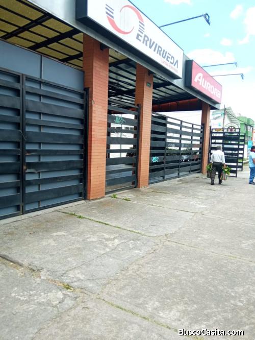 QUITO – ARRIENDO PROPIEDAD COMERCIAL DE 1.940m EN AV. LA PRENSA