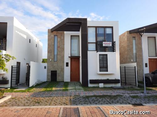 Alquilo Hermosa Casa en Manta.