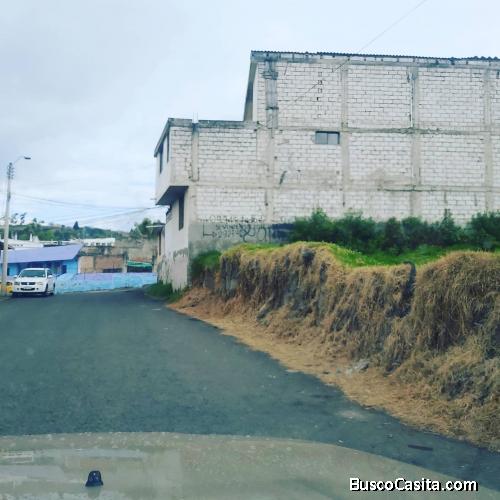 EN VENTA DOS 2 TERRENOS EN OTAVALO CALLE AURELIO UBIDIA Y BOLIBVAR