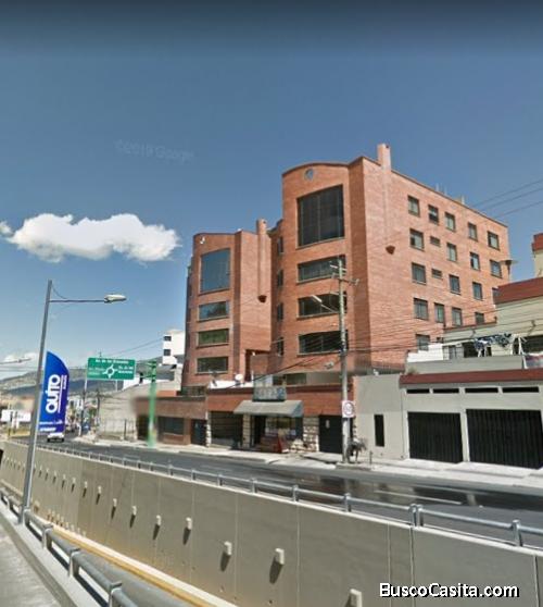 Se vende suite en Monteserrín frente al campus de la UDLA–Ekopark