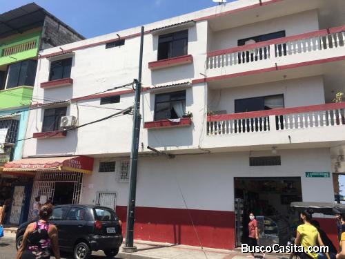 Vendo casa esquinera en ZONA COMERCIAL