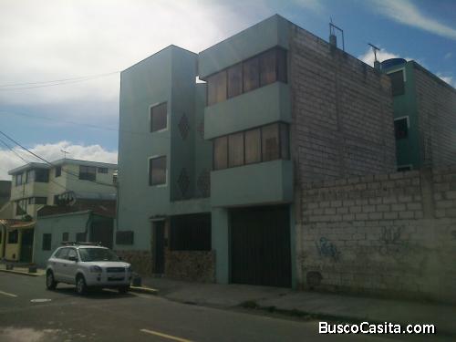 VENDO DEPARTAMENTOS AMPLIOS SUR DE QUITO CDLA LA GATAZO SECTOR COMERCIAL
