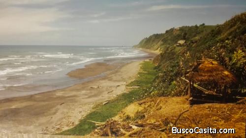 ACANTILADO FRENTE AL MAR 580 METROS DE PLAYA 