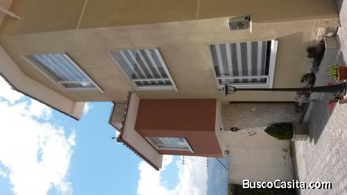 Casa en Centro Norte de Quito (Santa Lucia) libre de hipoteca 