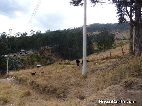 TERRENO ESQUINERO DE 600m2 , ACEPTO VEHICULO POR PARTE DE PAGO.