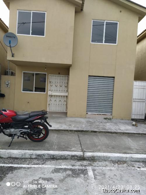 Alquilo Casa en Urbanización Villa Bonita, ingresando por la Big Cola