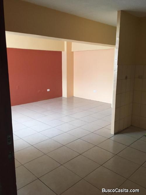 ALQUILER DE OFICINA COMERCIAL/ SUITE, CALLES CHIMBORAZO Y AGUIRRE