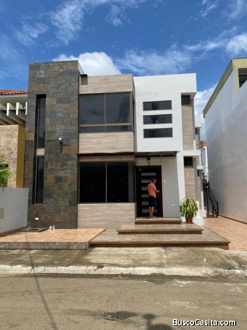 casa lujosa en conjunto residencial 