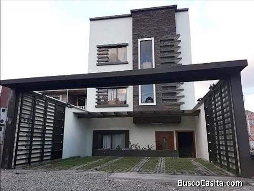 (Cód:CRV11) $325.000 Vendo CASA DE 3 DEPARTAMENTOS Sector Carmen de Sidcay - CUENCA