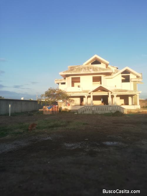 VENTA DE TERRENO Y CASA EN OBRA MUERTA